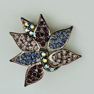 Vintage Elegant Floral Brooch with Multicolor Crystals